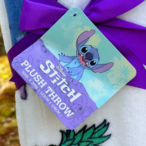 Stitch Plush White Blanket Disney Soft Throw 50" x 70” Pineapple Adorable New - Picture 3 of 11